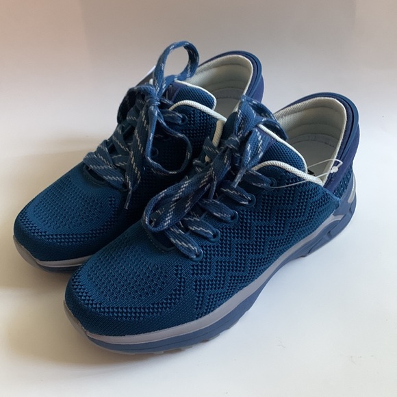 Zeba Step in sneakers, no bending over to put these on. Sapphire Blue size 8 NWT - Picture 8 of 13